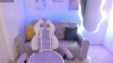    online show from 11-10-25, 05:12