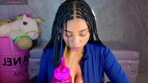 Charlote  online show from 04-21-26, 12:33