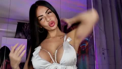 CHARLOTTE online show from 04-27-26, 01:25