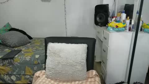 charlotte_027 online show from 12-20-25, 03:24