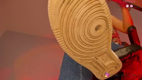 charlotte  grey online show from 04-25-26, 07:44