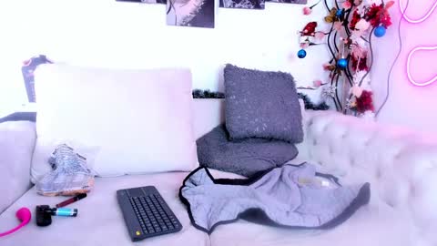 Snapshot of charlotte_add chatting on 01-25-25, 12:27 charlotte_add online show from 01-25-25, 12:27