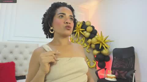 Snapshot of charlotte_dante212 chatting on 05-13-26, 04:43 charlottte y dante online show from 05-13-26, 04:43