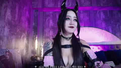 Snapshot of charlotte_germanotta_ chatting on 01-25-25, 05:19 Charlotte online show from 01-25-25, 05:19