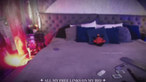 Snapshot of charlotte_germanotta_ chatting on 09-25-25, 06:00 Charlotte online show from 09-25-25, 06:00