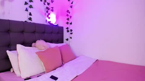 Charlotte james online show from 03-07-25, 01:31