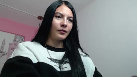 Snapshot of charlotte_johnson_t chatting on 11-12-25, 07:57 Charlott online show from 11-12-25, 07:57