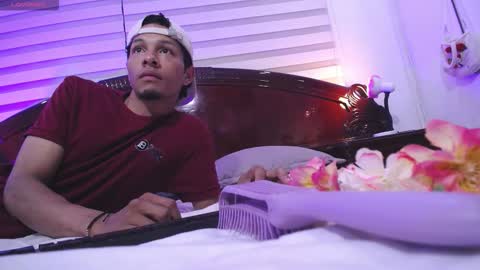 Charlotte   online show from 12-01-25, 05:23