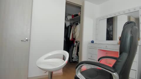 Yuli online show from 01-14-26, 03:45