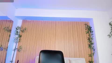 Snapshot of charlotte_whitee1 chatting on 10-14-25, 11:33 Charlotte Everyday From 0700 to 1300 Col Time online show from 10-14-25, 11:33