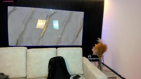 Snapshot of charlotte_whitee1 chatting on 12-17-25, 11:27 Charlotte Everyday From 0700 to 1300 Col Time online show from 12-17-25, 11:27