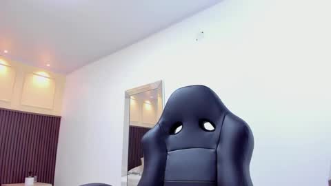 CHARLOTTE WILLS  online show from 03-11-26, 07:31