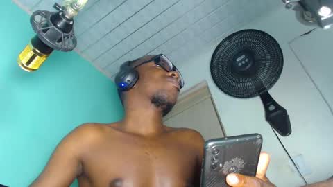 Snapshot of charly_vergonti_ chatting on 12-16-24, 03:00 charly_vergonti_ online show from 12-16-24, 03:00