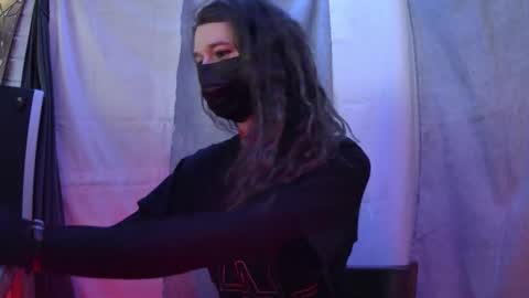 Snapshot of charlydestroyer chatting on 10-06-25, 01:52 charly dest online show from 10-06-25, 01:52