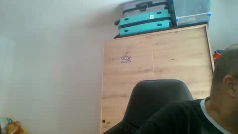 Snapshot of charlypalgar chatting on 01-12-26, 11:04 charly online show from 01-12-26, 11:04