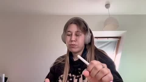 Snapshot of charmainemcpeak chatting on 03-29-26, 01:00 Julia online show from 03-29-26, 01:00