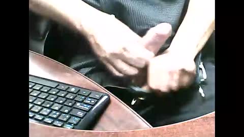 Snapshot of charmeur2672 chatting on 09-16-25, 10:27 charmeur2672 online show from 09-16-25, 10:27