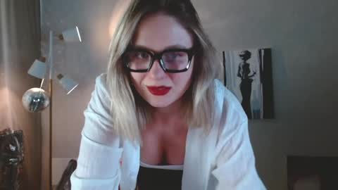 Michelle  online show from 06-05-26, 06:52