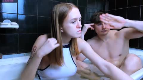 Snapshot of charming_berry_ chatting on 02-09-25, 08:34 Lisa online show from 02-09-25, 08:34