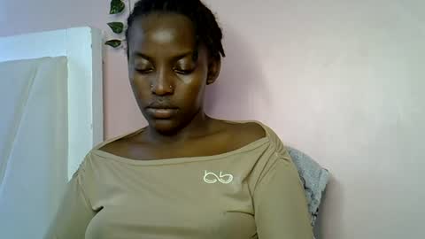 Snapshot of charmingdime chatting on 06-25-26, 09:14 charmingdime online show from 06-25-26, 09:14