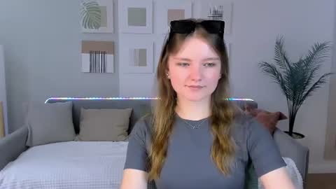 Im Eva online show from 06-20-26, 11:13
