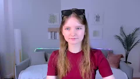 Im Eva online show from 06-21-26, 11:13