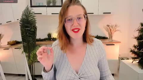 Snapshot of charmygrace chatting on 12-18-25, 10:43 Grace online show from 12-18-25, 10:43