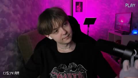 Snapshot of charonbaby1 chatting on 10-26-25, 10:15 lynxy online show from 10-26-25, 10:15