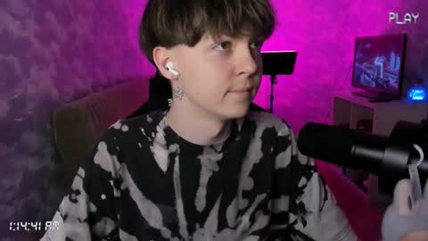 Snapshot of charonbaby1 chatting on 10-27-25, 10:14 lynxy online show from 10-27-25, 10:14