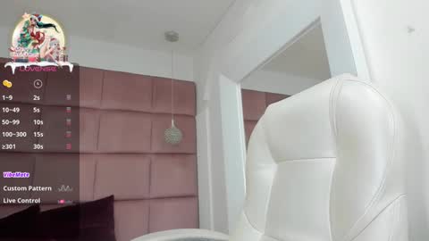 Snapshot of chartolotte__ chatting on 01-03-25, 12:30 Andrea online show from 01-03-25, 12:30