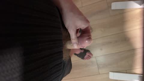 Snapshot of chatoday chatting on 11-15-25, 03:48 Bighead Uncut online show from 11-15-25, 03:48