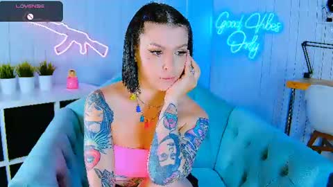 Snapshot of chaturkaterina chatting on 07-10-26, 03:33 Miss Harmony online show from 07-10-26, 03:33