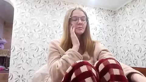 Olivia online show from 05-31-26, 10:22