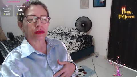 CHAYLA VICTORIA RUIZ  online show from 10-22-25, 12:05