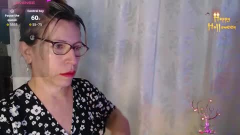 CHAYLA VICTORIA RUIZ  online show from 11-20-25, 09:53