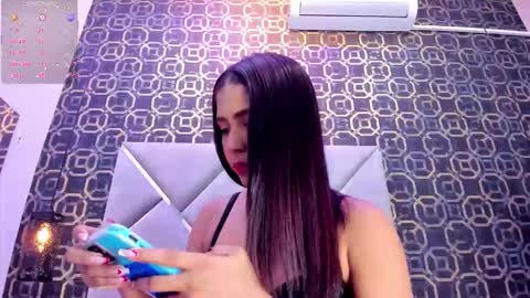 Snapshot of cheerryblossom_ chatting on 10-06-25, 01:47 Cherry online show from 10-06-25, 01:47