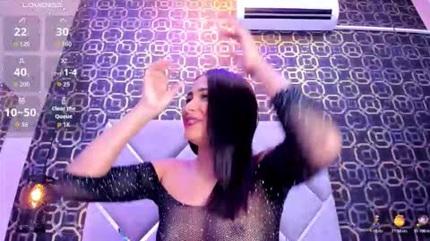 Snapshot of cheerryblossom_ chatting on 11-18-25, 01:33 Cherry online show from 11-18-25, 01:33