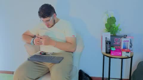   online show from 03-10-26, 04:06