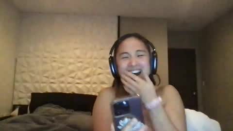 chellybear101 online show from 12-24-24, 01:06