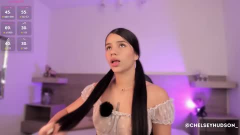 Snapshot of chelsey_hudson chatting on 10-23-25, 12:04 chelsey_hudson online show from 10-23-25, 12:04