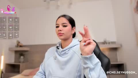 Snapshot of chelsey_hudson chatting on 11-20-25, 11:43 chelsey_hudson online show from 11-20-25, 11:43