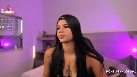 Snapshot of chelsey_hudson chatting on 11-26-25, 12:06 chelsey_hudson online show from 11-26-25, 12:06