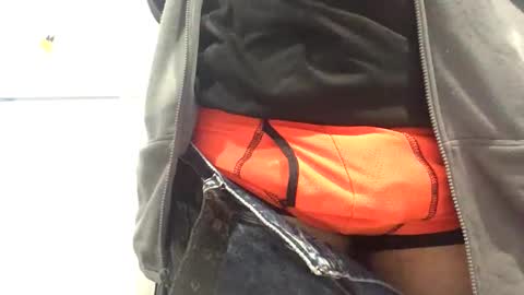 Snapshot of chenovich chatting on 10-27-25, 07:40 chenovich online show from 10-27-25, 07:40