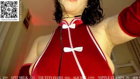 Snapshot of chernoevil666 chatting on 02-11-25, 03:40 Allyss online show from 02-11-25, 03:40