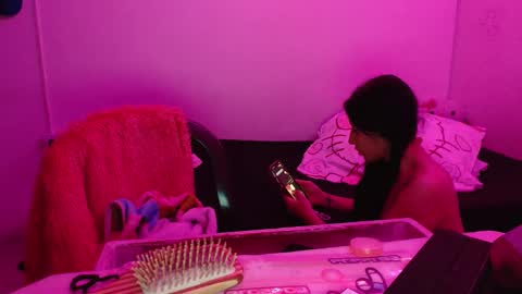 Snapshot of cherry_hc chatting on 01-24-25, 04:59 Nezumy Rey online show from 01-24-25, 04:59