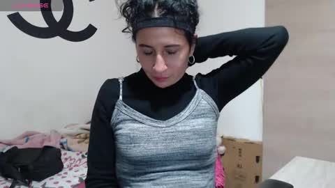 Snapshot of cherry_hc chatting on 10-28-25, 02:59 Nezumy Rey online show from 10-28-25, 02:59