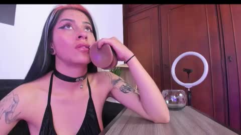 cherry_jenklins8 online show from 11-03-25, 03:02