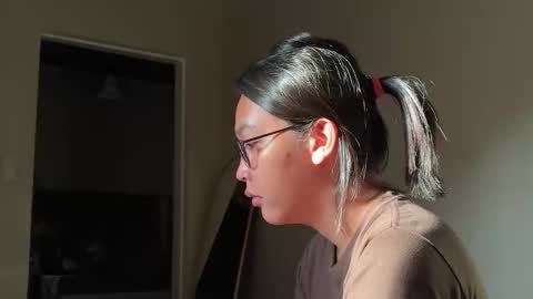 Snapshot of cherry_lollipops chatting on 12-21-25, 11:01 cherry lollipops online show from 12-21-25, 11:01