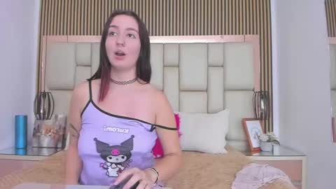 Snapshot of cherry_mew chatting on 10-09-25, 06:55 Cherry Mew and jean online show from 10-09-25, 06:55