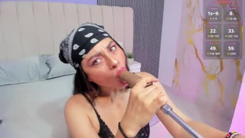 Muriel online show from 05-15-26, 04:08